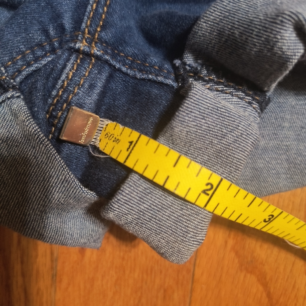 NWT Forever 21 Push Up Denim Shorts, Size Women's Small Waist 26", Medium Wash - Picture 8 of 11